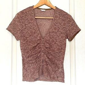 Guess Leila Lace Ruched Button Front Top in Mauve Sz M Coquette Dainty Feminine